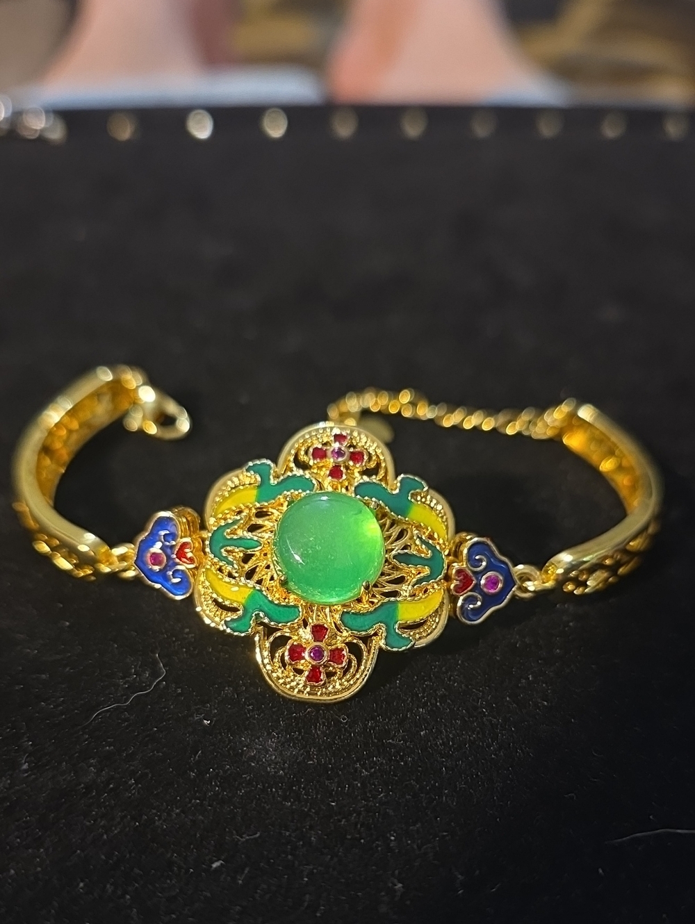 Gold-Tone Green Jade  Women's Bracelet - Elegant Jewelry